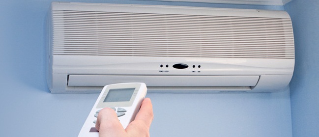 ¿Cuáles son los riesgos para la salud si no cuido la máquina de aire acondicionado?